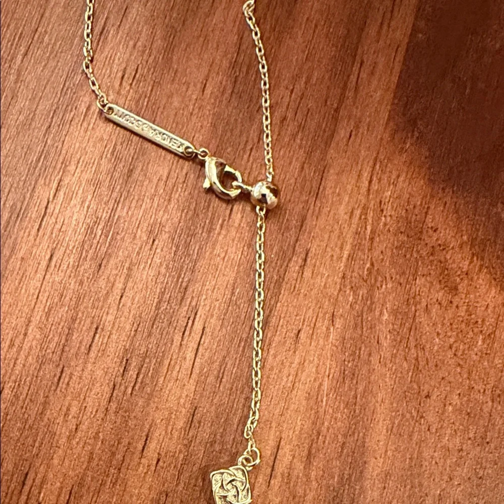 Kendra Scott Gold Green Pendant Necklace with bow - Picture 4 of 4